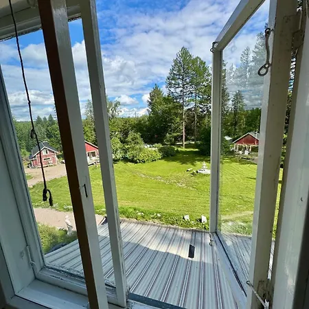 Konukevi Vaehaehiiden Kartano *