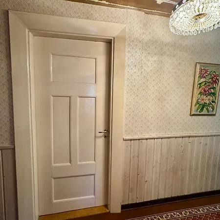 Vaehaehiiden Kartano Konukevi *