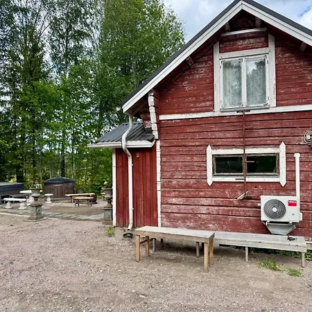 Vaehaehiiden Kartano Гостевой дом Хямеэнлинна